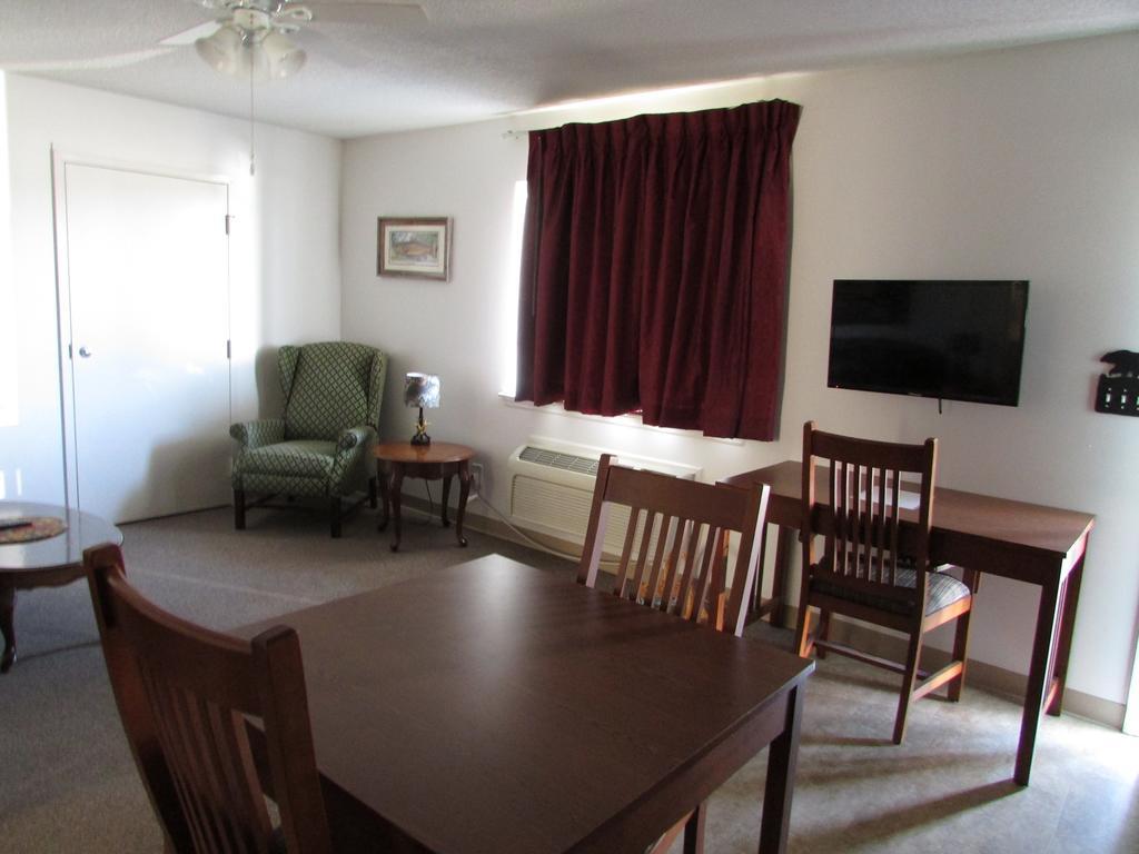 Douglas Inn & Suites, Blue Ridge, Ga Екстериор снимка