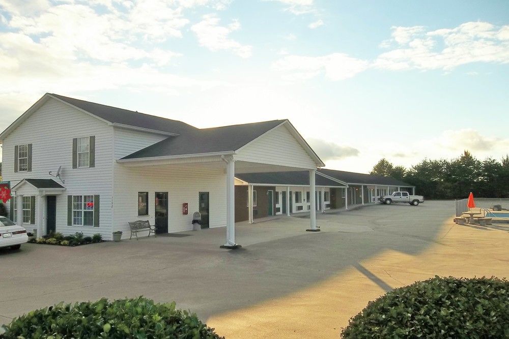 Douglas Inn & Suites, Blue Ridge, Ga Екстериор снимка