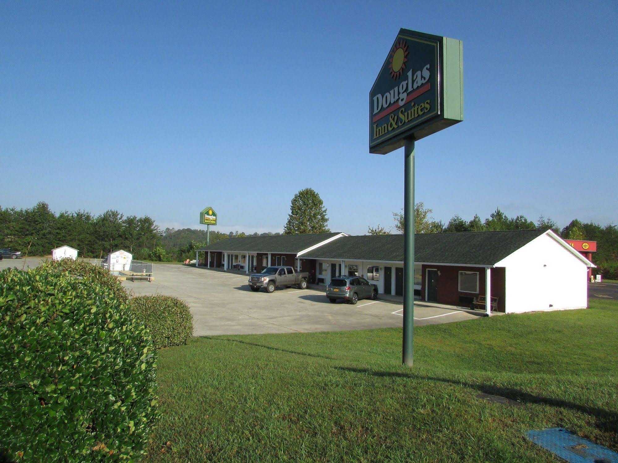 Douglas Inn & Suites, Blue Ridge, Ga Екстериор снимка