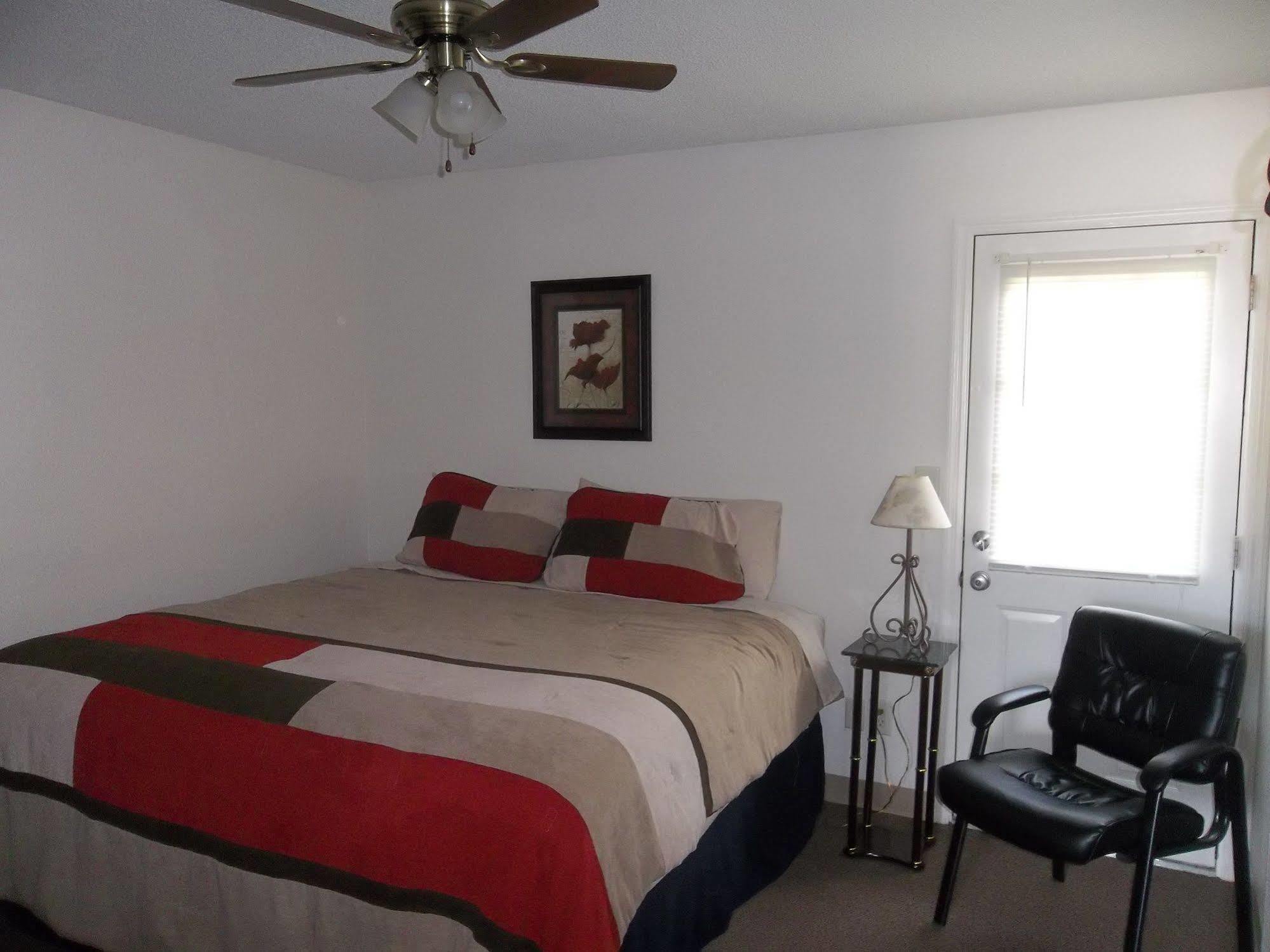 Douglas Inn & Suites, Blue Ridge, Ga Екстериор снимка